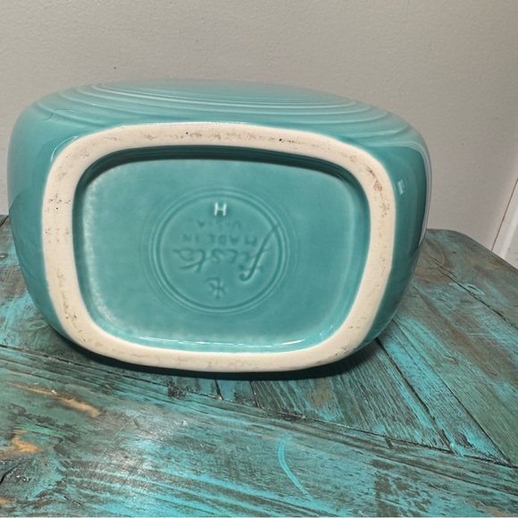 Fiesta Large Water Pitcher in Original Turquoise Glaze - Picture 7 of 9